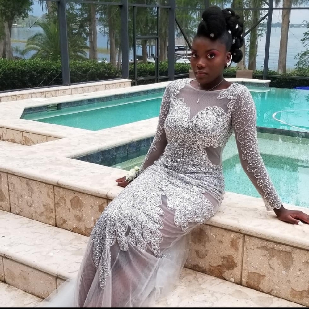 Dress - Picture 5 of 7